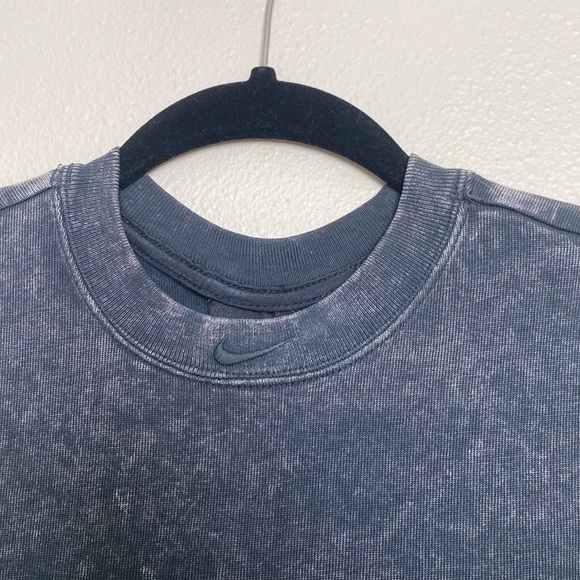 Nike crop - Picture 2 of 4